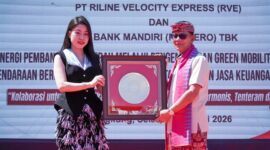 RVE Trans bersama Pemerintah Kabupaten Klungkung menandatangani Nota Kesepahaman (MoU) untuk mendorong transformasi Nusa Penida menuju pulau hijau dan bebas emisi pada 2027. (Dok. PT RVE Trans)